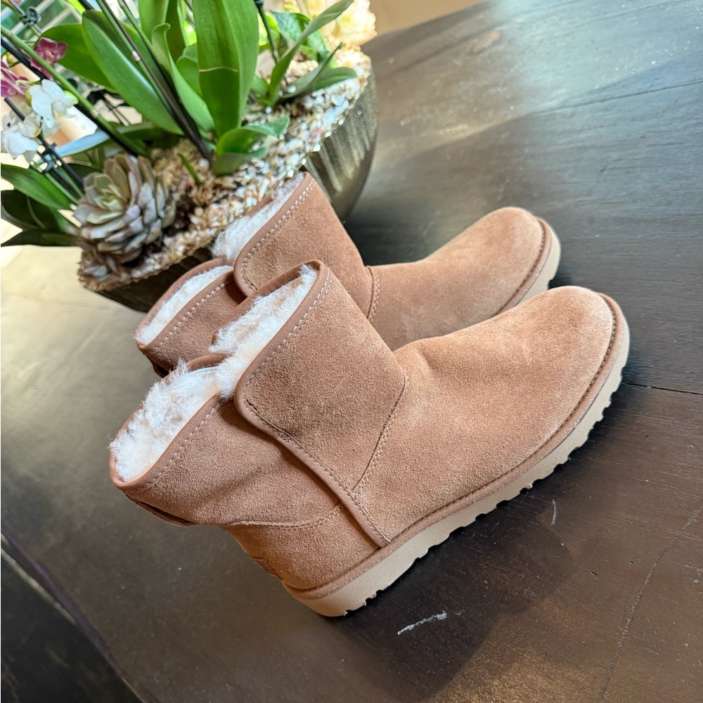 Chestnut Short Ugg Boots
